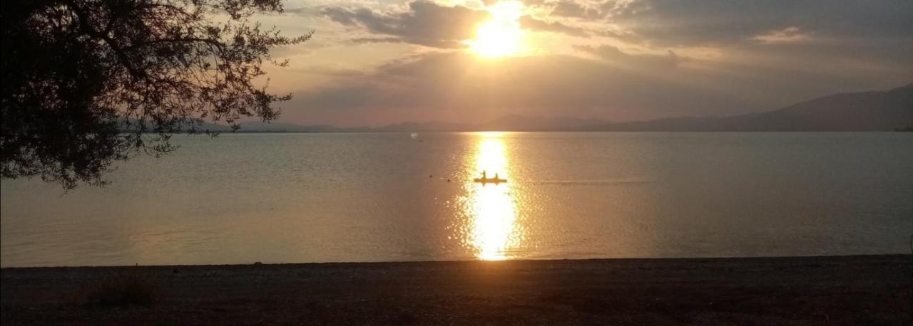The Lake House" -Trichonida Lake Marathias  외부 사진
